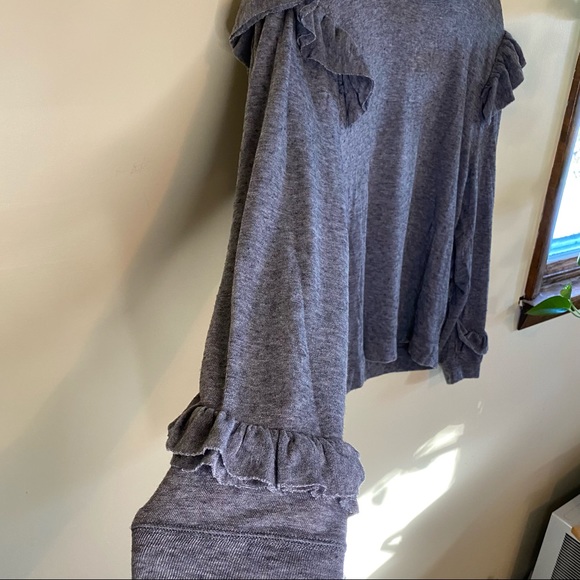 NWT HELLO NITE Pullover Ruffle Top Heather Gray Small - Picture 4 of 7